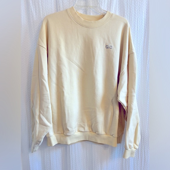 ⭐️ NWOT - Alo Yoga, Accolade Crew Neck Sweatshirt - Picture 2 of 4
